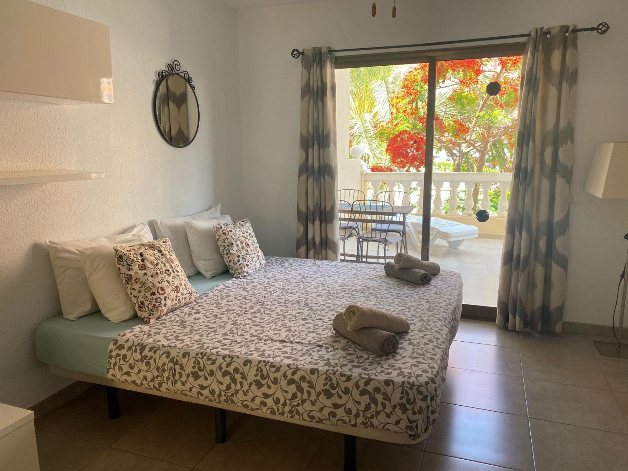 Castle Harbour Samuel'S Studio Flat By Lovetenerife Лос Кристианос Екстериор снимка